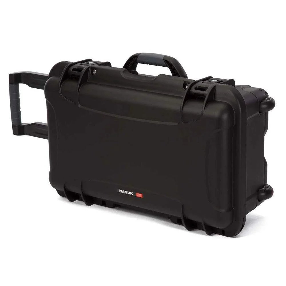 Nanuk 935 with Dividers